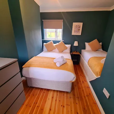 Stylish 3 Bedroom House بيت للعطل