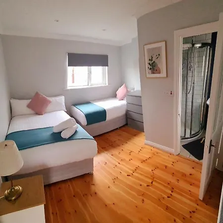 Casa de Férias Stylish 3 Bedroom House Galway