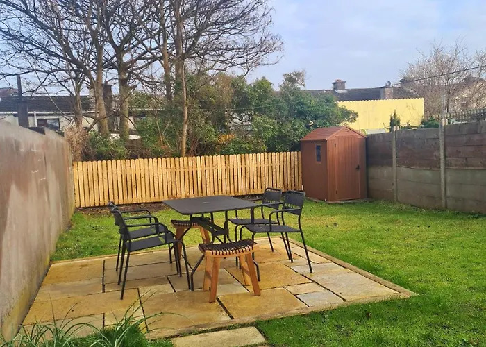 Дом отдыха Stylish 3 Bedroom House *