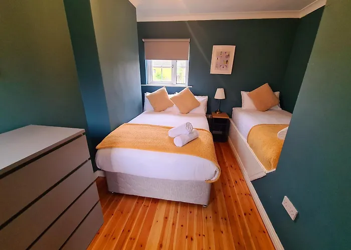 Stylish 3 Bedroom House Дом отдыха