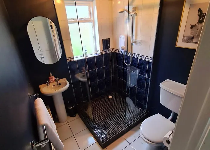 Stylish 3 Bedroom House Голуэй